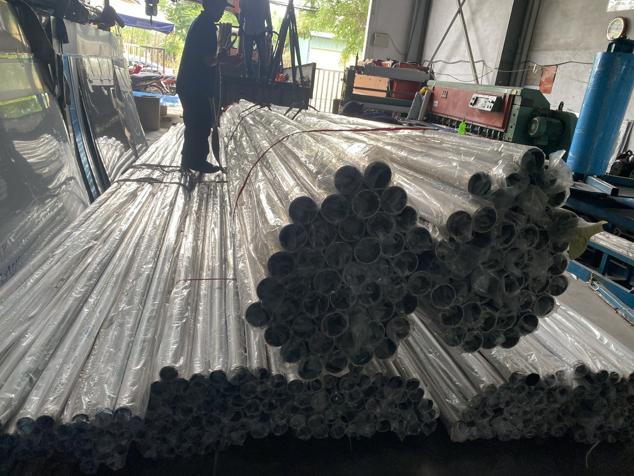 Ống thép khôn gỉ trang trí 304-201